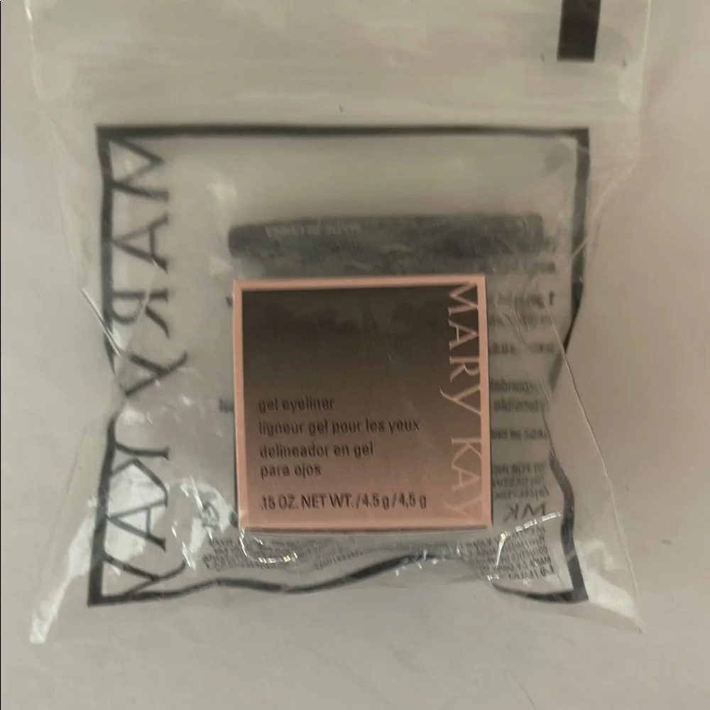 NIB Mary Kay Gel Eyeliner with Black Precision Liner Brush